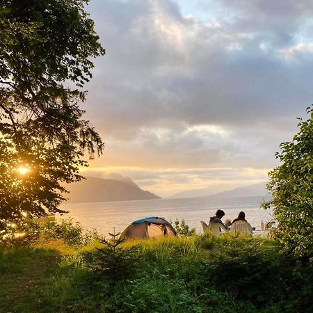 Hotel Nokling & Camping Hjelmeland Екстериор снимка