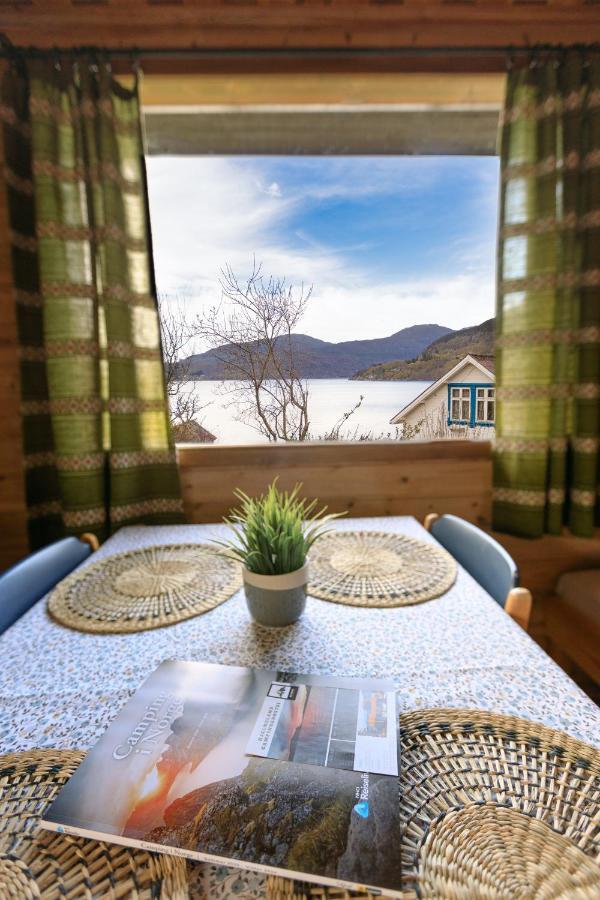 Hotel Nokling & Camping Hjelmeland Екстериор снимка