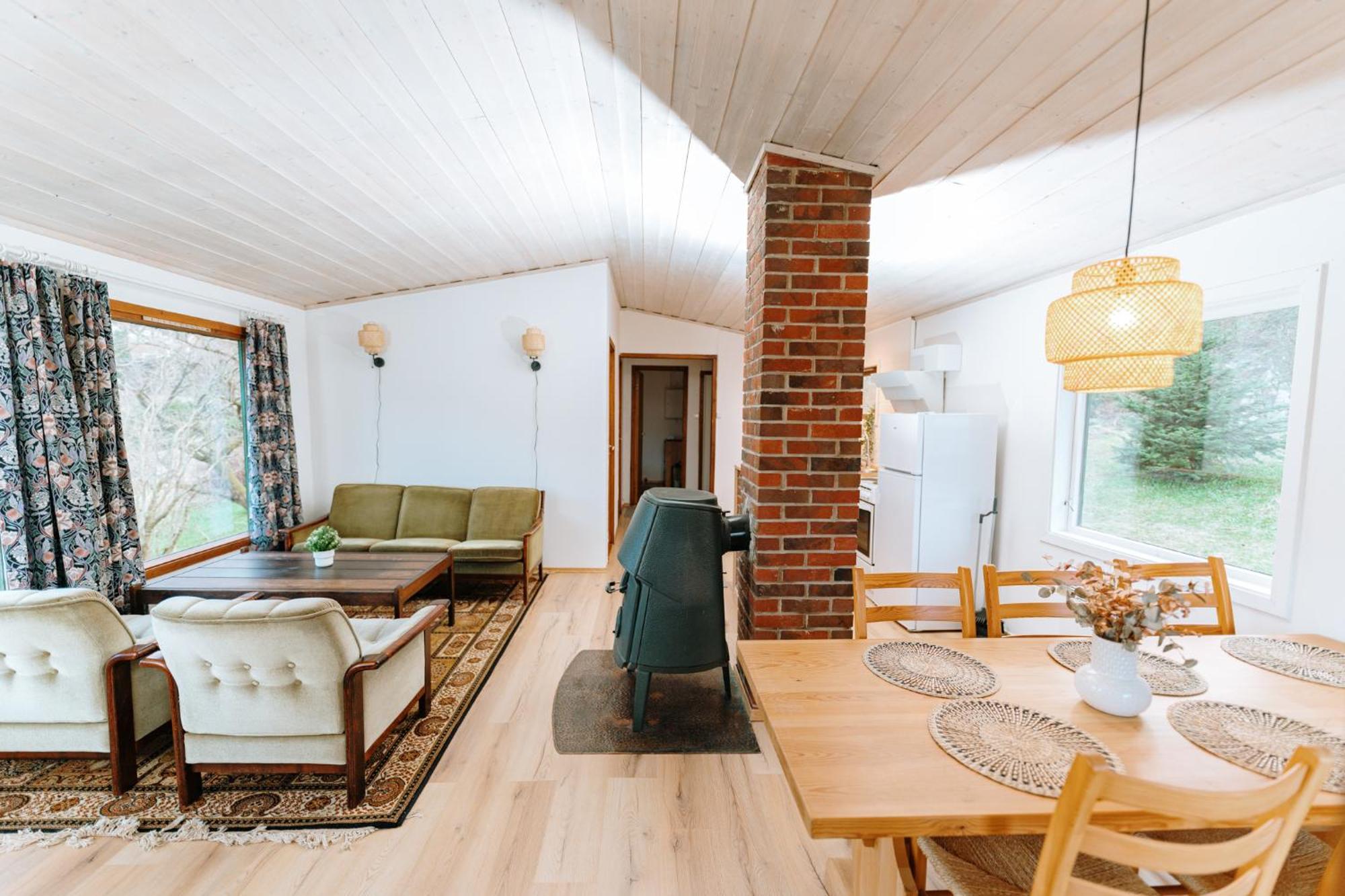 Hotel Nokling & Camping Hjelmeland Екстериор снимка