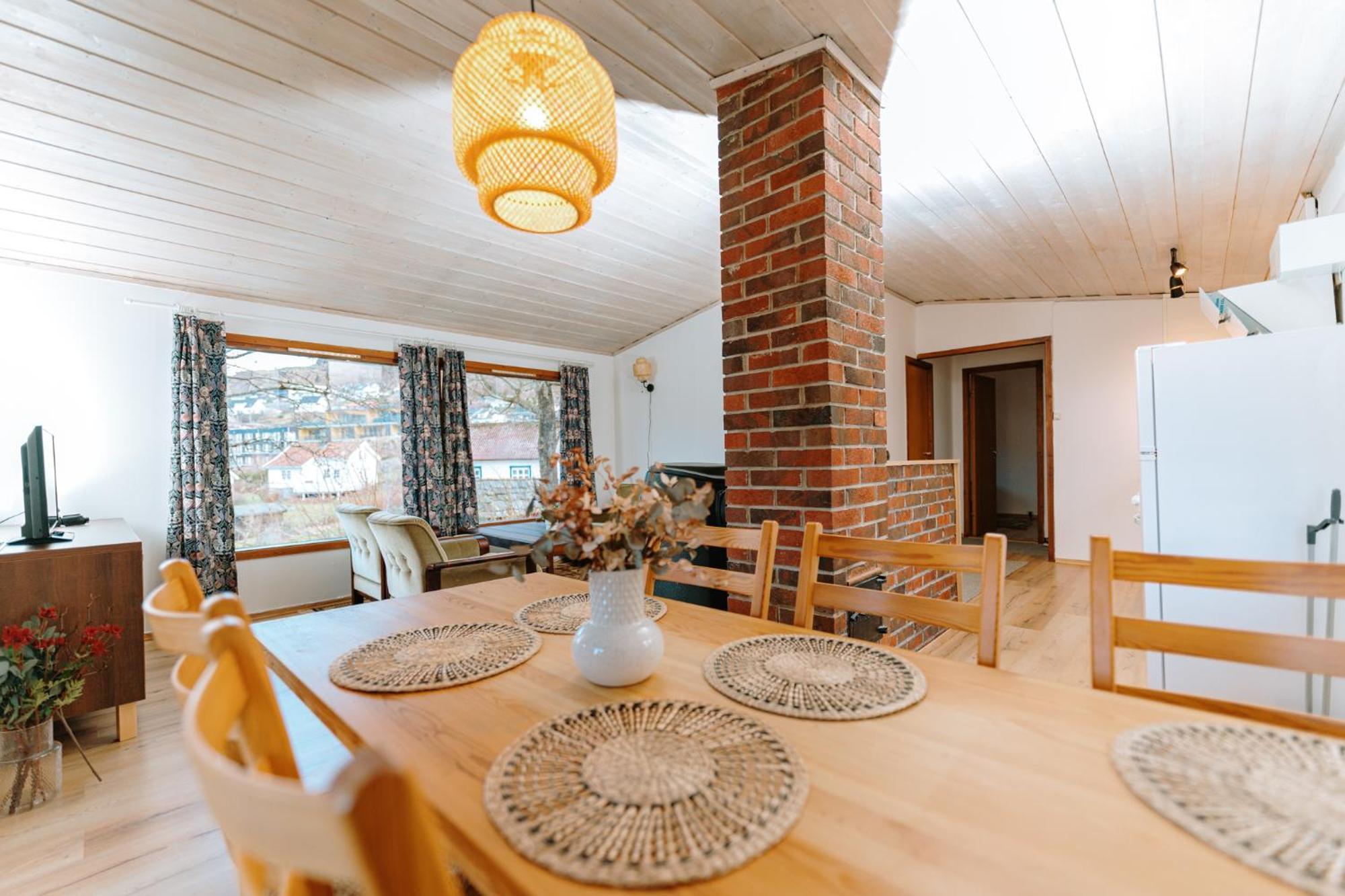 Hotel Nokling & Camping Hjelmeland Екстериор снимка