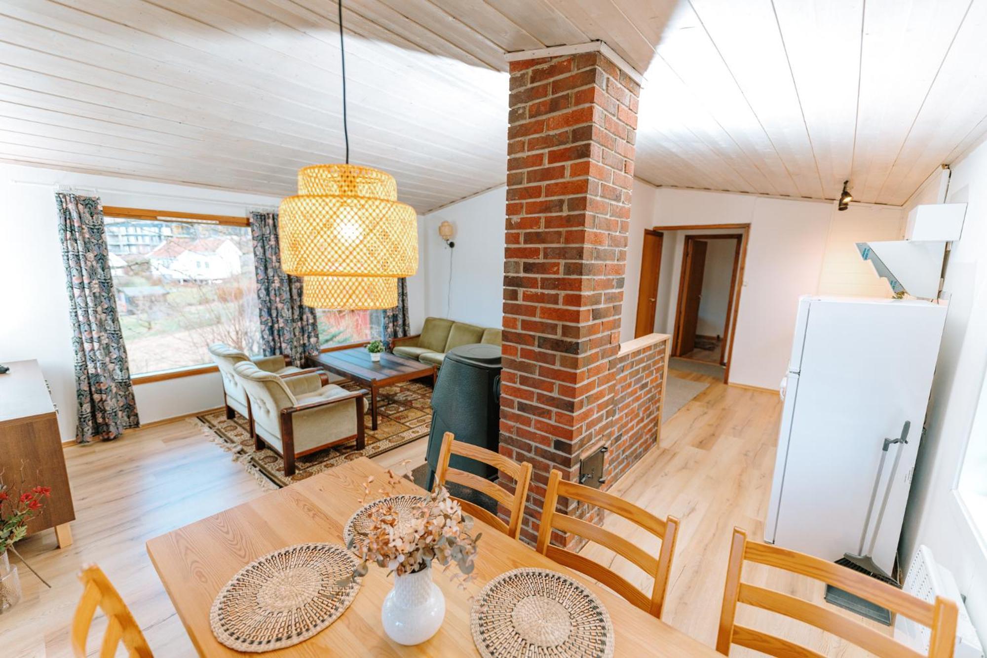 Hotel Nokling & Camping Hjelmeland Екстериор снимка
