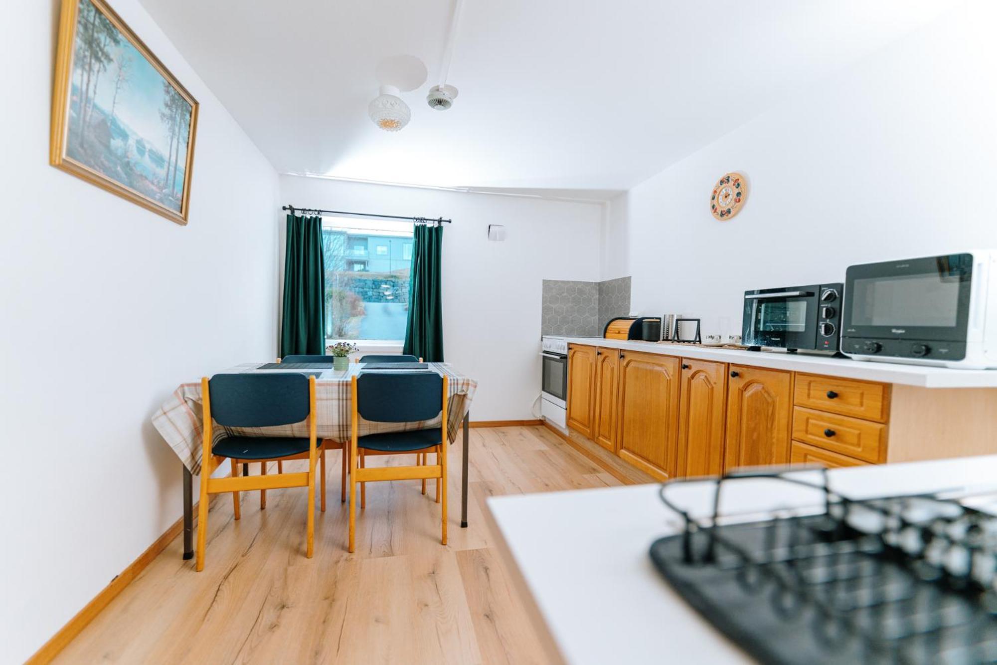 Hotel Nokling & Camping Hjelmeland Екстериор снимка