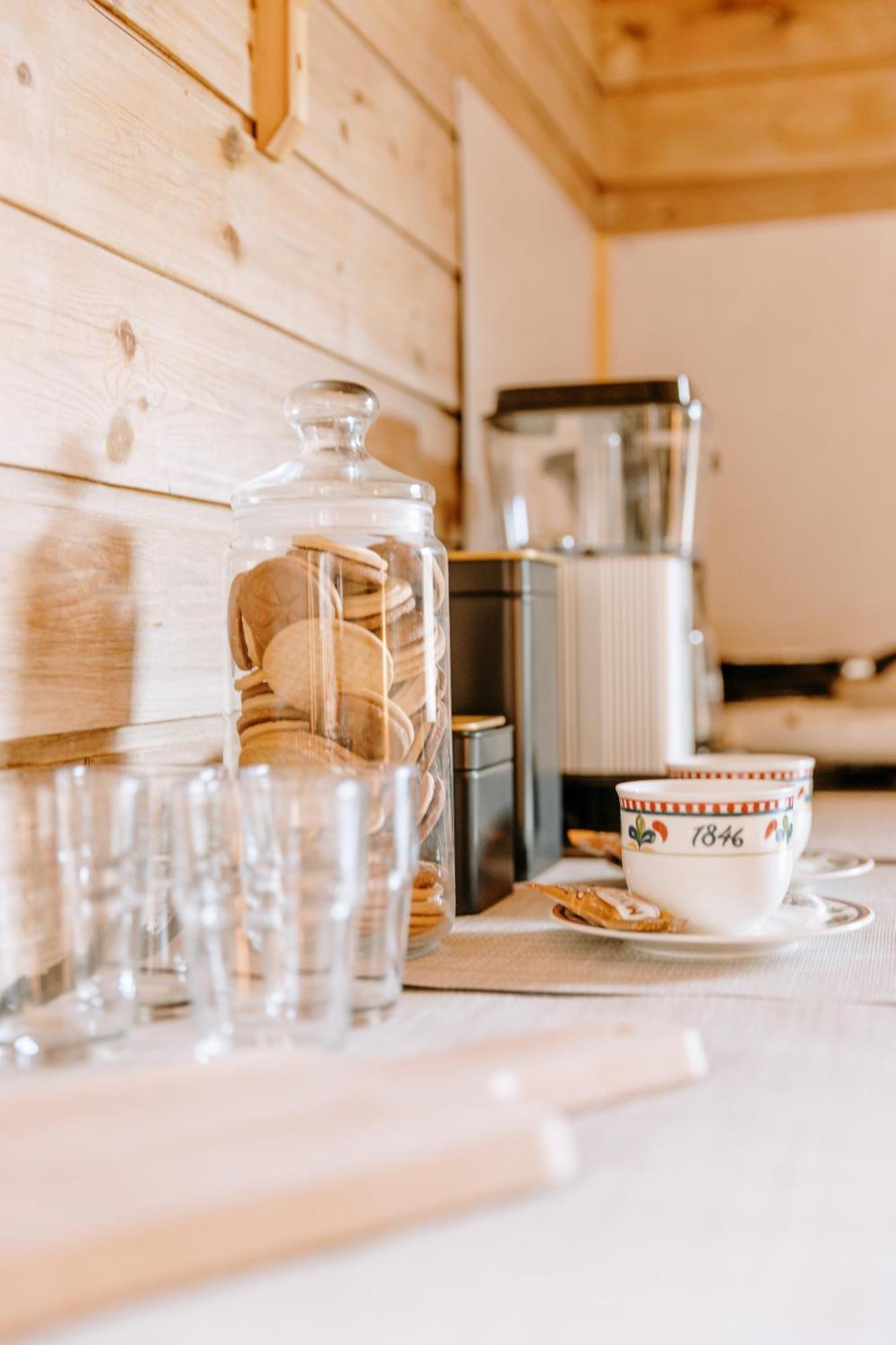 Hotel Nokling & Camping Hjelmeland Екстериор снимка